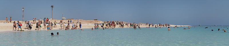 File:Beach of the Paradise Island of Hurghada panorama.jpg