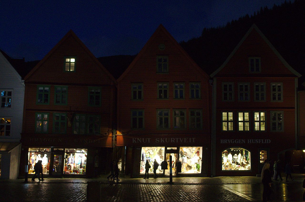 Bergen at night 18.jpg