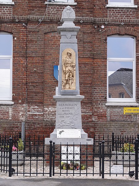 File:Bermerain (Nord, Fr) monument aux morts.JPG