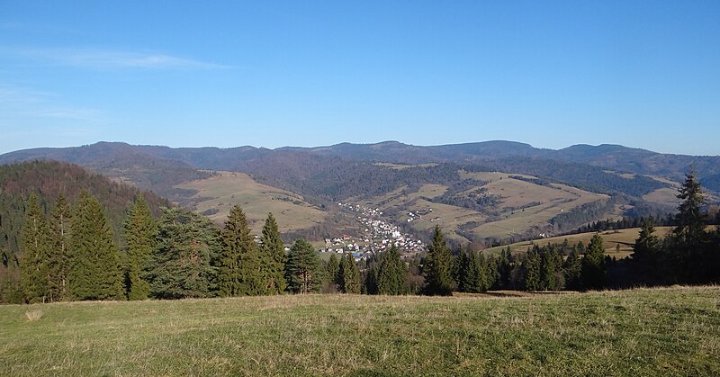 File:Beskid Sądecki P35.jpg