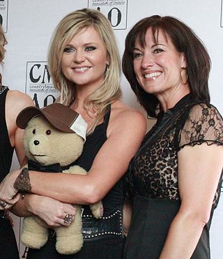 <span class="mw-page-title-main">Beverley Mahood</span> Canadian singer and television host