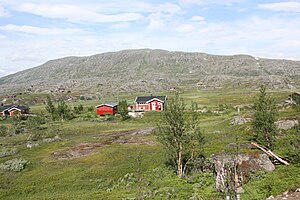 Bjørnfjell mountain and cottages.jpg