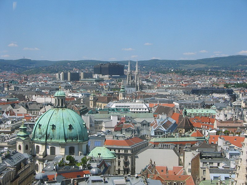 File:Blick von Stephansdom Nordwesten.JPG