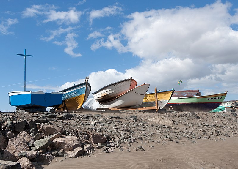 File:Boats - San Agustín - Gran Canaria.jpg