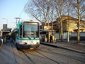 Bobigny - T1 station Hopital Avicenne.jpg