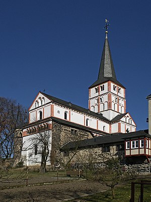 Bonn schwarzrheindorf doppelkirche aussen 2.jpg