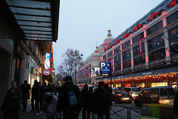 Boulevard Haussmann during Christmas period