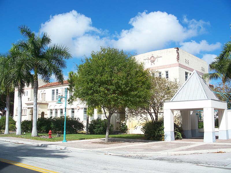 File:Boynton Beach FL School03.jpg