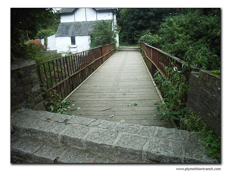 File:Bridge over the River Plym (2866264578).jpg