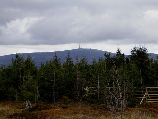 Broken mountain. Гора Броккен ведьмы. Гора Брокен в Германии. Гора Брокен шабаш. Хребет Брокен.