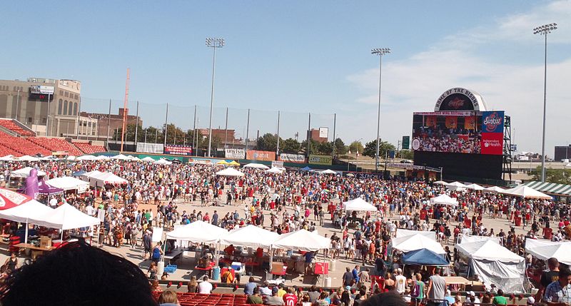 File:Buffalo wing fest crowd.jpg