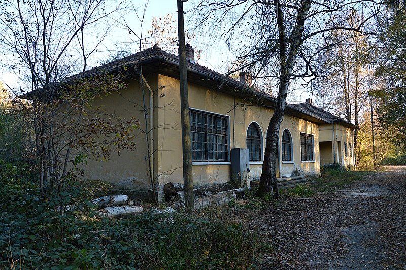 File:Building in the park of College of Energetics and Electronics, Botevgrad.jpg