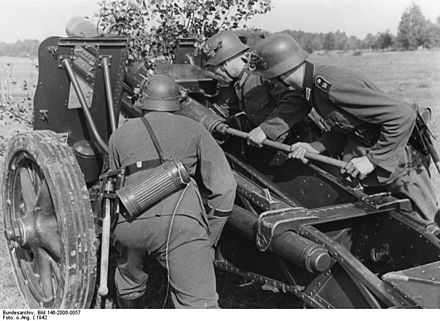 Почему великая германия. 150 Мм пехотное орудие вермахта. 150мм гаубица вермахта sig33. 150 Мм Полковая пушка вермахта. 150-Мм орудие sig 33 15 cm sig 33.