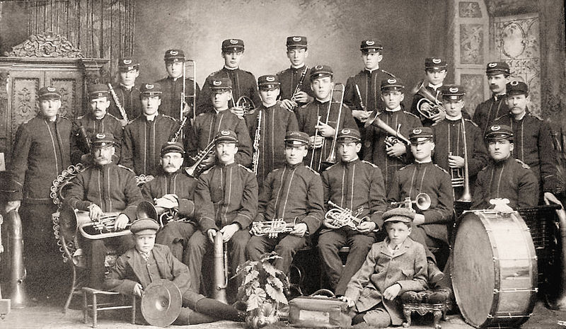 File:Canada. Band, Vancouver, 1904.jpg