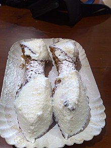 220px-Cannoli.jpg