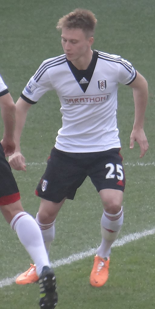 Cauley Woodrow vs Cardiff cropped 2014