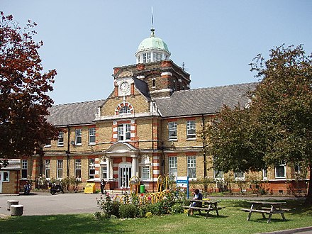 Central Middlesex Hospital, Moon's place of birth