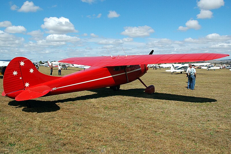 File:Cessna 195 (5730837085).jpg