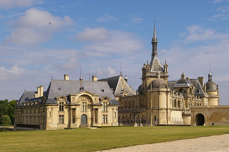 File:Château de Chantilly vue globale.jpg