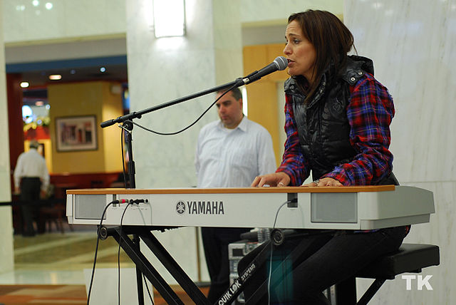 Kreviazuk performing at Busking for Change 2009