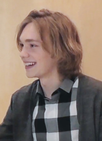 Charlie Plummer profili.png