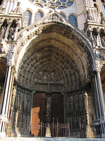 File:Chartres Cathedral (5832475882).jpg