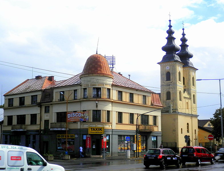 File:Chrám Narodenia Presvätej Bohorodičky (Michalovce) Slovakia6.JPG