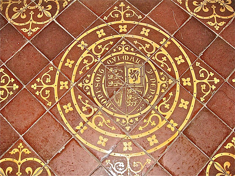 File:Christ Church, Welshpool. Royal Coat of Arms.JPG