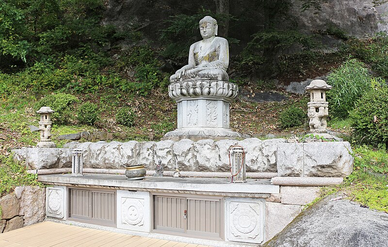 File:Clay Seated Buddha of Buseoksa 02.jpg