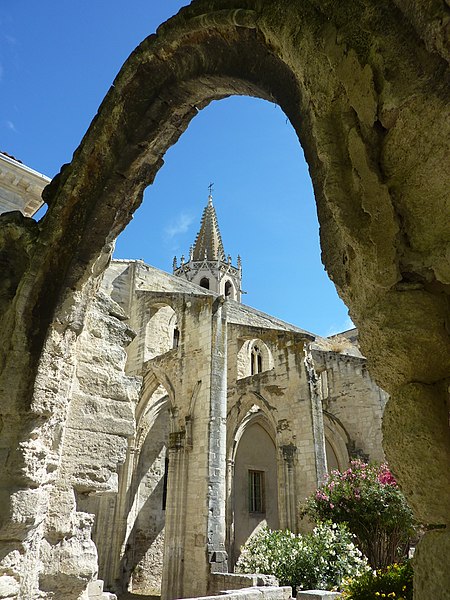 File:Cloister of Temple Saint Martial (4).jpg