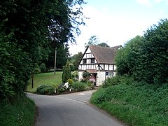Cottage at Thornbury - geograph.org.uk - 492644.jpg