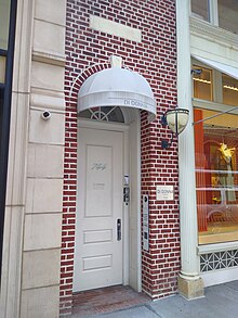 Di Donna galleries 744 Madison Av door jeh.jpg