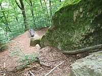 Blick an der Klause vorbei, nach Süden, rechts der große Felsen