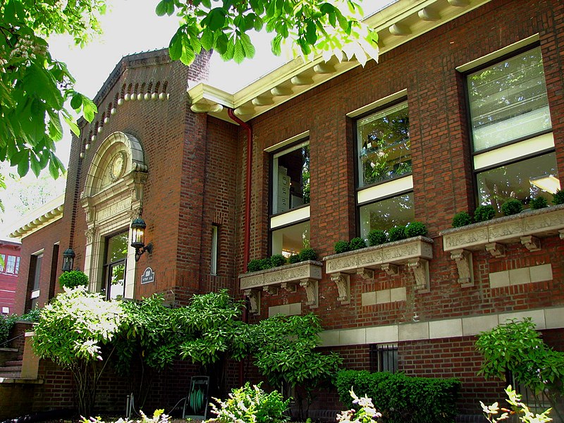 File:East Portland Branch Multnomah Library - Portland Oregon.jpg