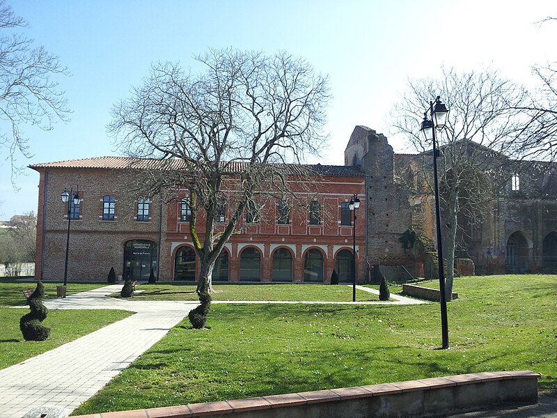 File:Eaunes-abbaye La Clarté-Dieu-médiathèque.jpg