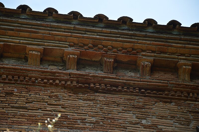 File:Elemento interno del Tempio di Cerere e Faustina - S. Urbano 15.jpg