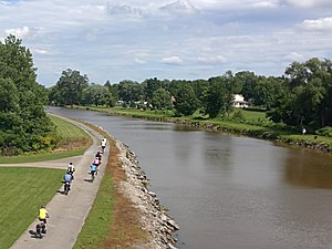 Erie canal cyclists.jpg