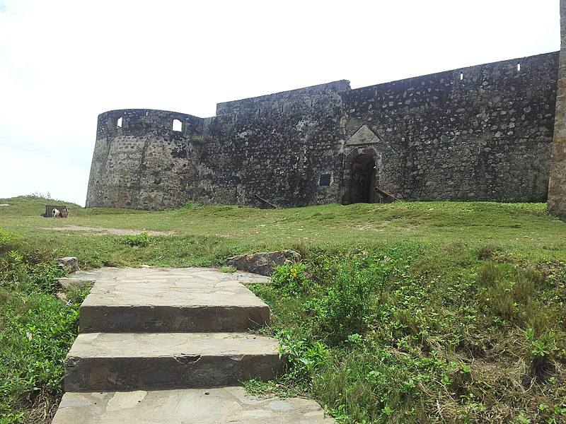 File:Fort Amsterdam Front view.jpg