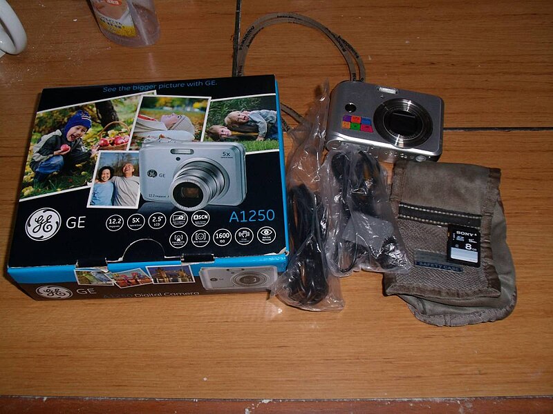 File:GE A1250 Digital Camera (3).jpg