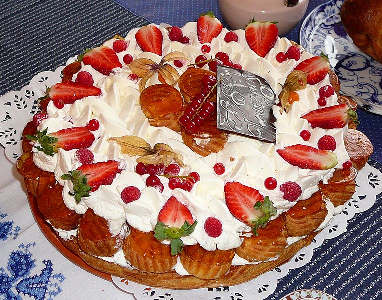 File:Gateau-fraises.jpg