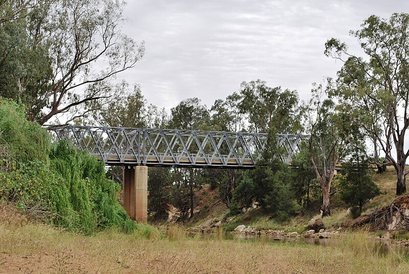 File:GinGinMacquarieRiverBridge.JPG