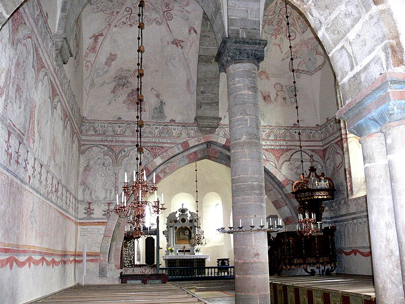 File:Gotland-Gothem kyrka Kirchenschiff 01.jpg