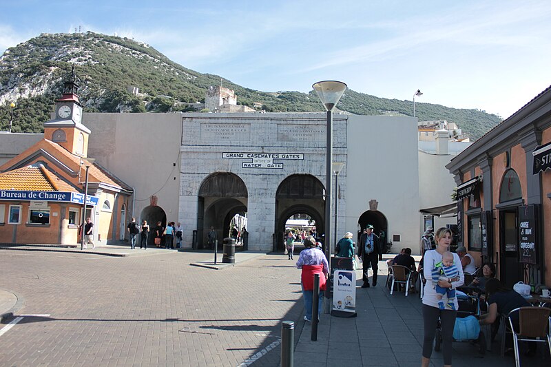 File:Grand Casemates Gates (2).JPG