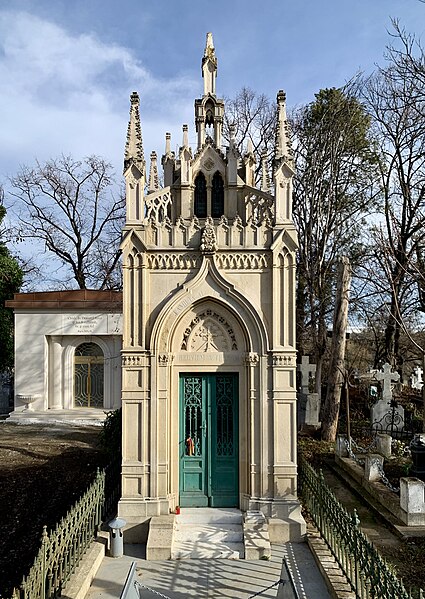 File:Grave of the Alexandru Costescu Family in the Bellu Cemetery in Bucharest, Romania (08).jpg