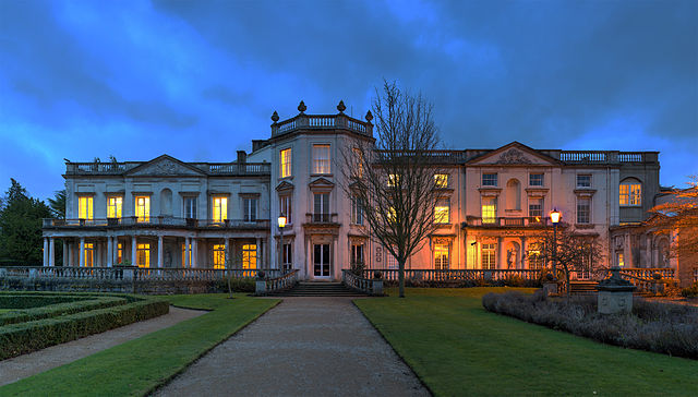 Grove House is Grade II* listed. It is part of Froebel College.