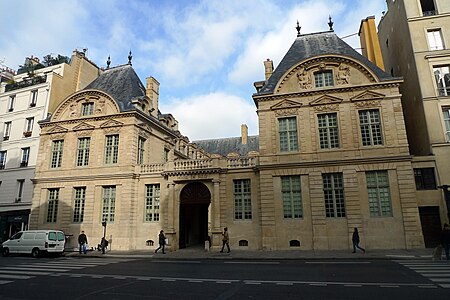 Hôtel de Sully 06