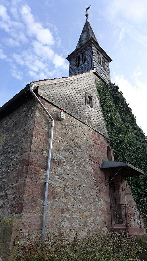 Haieshausen Kapelle mit gruen