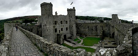 Tập_tin:Harlech_Castle_Panorama.jpg