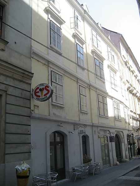 File:Haus-Himmelpfortgasse 11-01.jpg