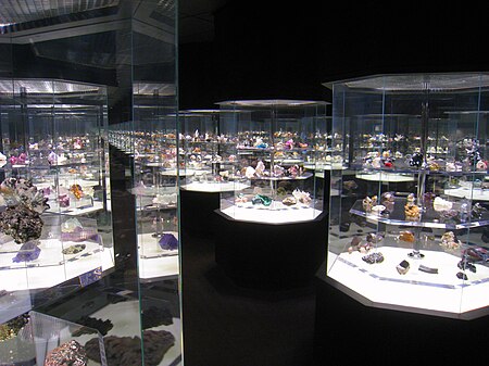 Hillman Hall of Minerals and Gems - IMG 0646.jpg